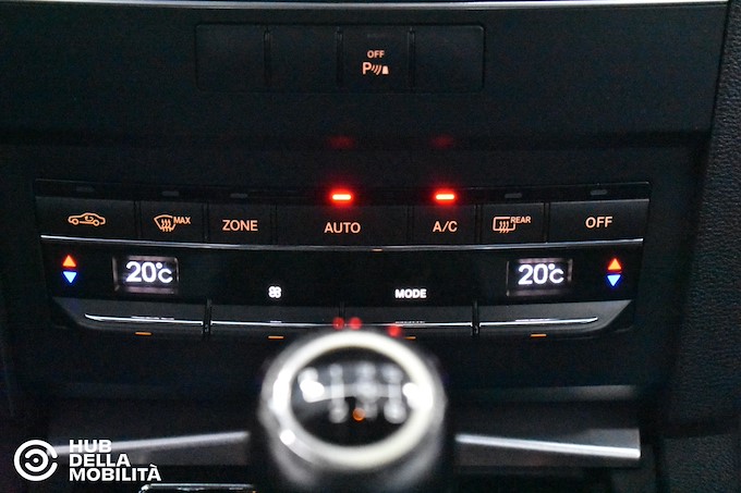 MERCEDES-BENZ E 220 CDI Coupé BlueEFFICIENCY Avantgarde